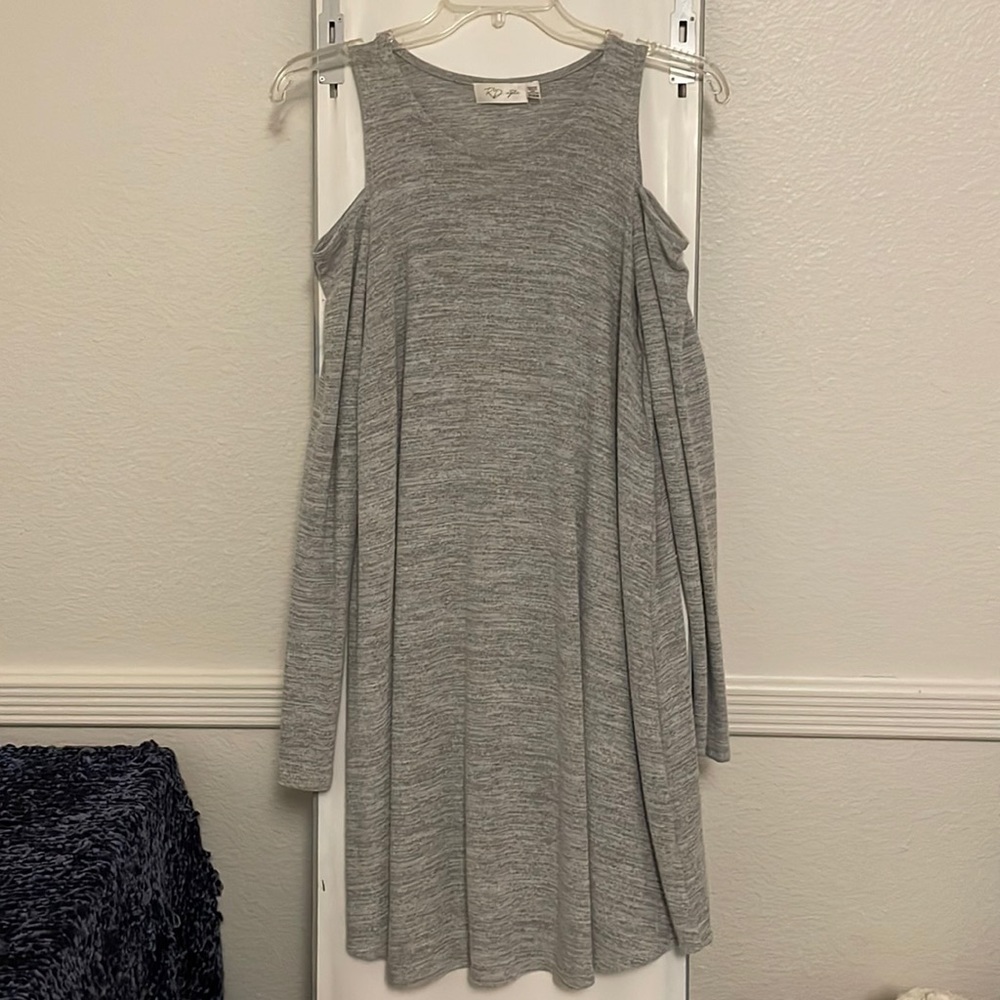 Gray exposed shoulder long sleeve dress